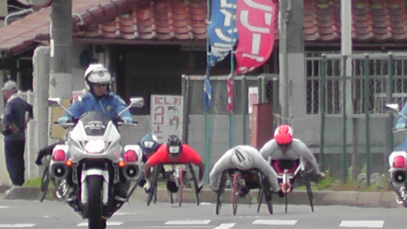 *スタートの様子 オレンジヘルメットが私 | 吉田竜太オフィシャルブログ | SUS所属のアスリート応援サイト