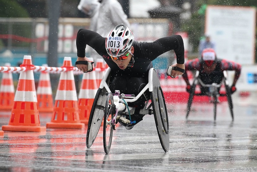 41km この後左折して丸の内仲通りへ 後ろは副島さん Photo by MIZUE | 東京マラソン2019 | 吉田竜太オフィシャルブログ | SUS所属のアスリート応援サイト