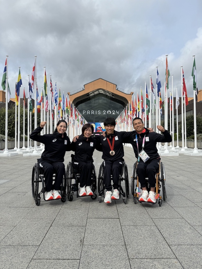※マラソン組(左から)喜納、土田、鈴木、吉田 メインダイニングにて | パリパラリンピックマラソン T54 | 吉田竜太オフィシャルブログ | SUS所属のアスリート応援サイト